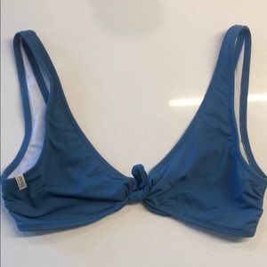 RHYTHM TOP IN LIGHT NAVY BLUE